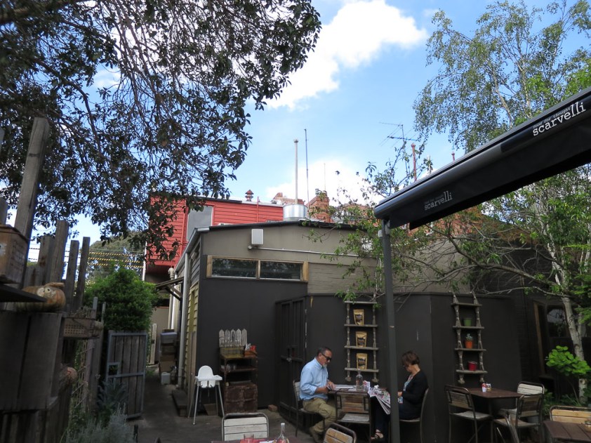 Scarvelli Outdoor Intimate setting